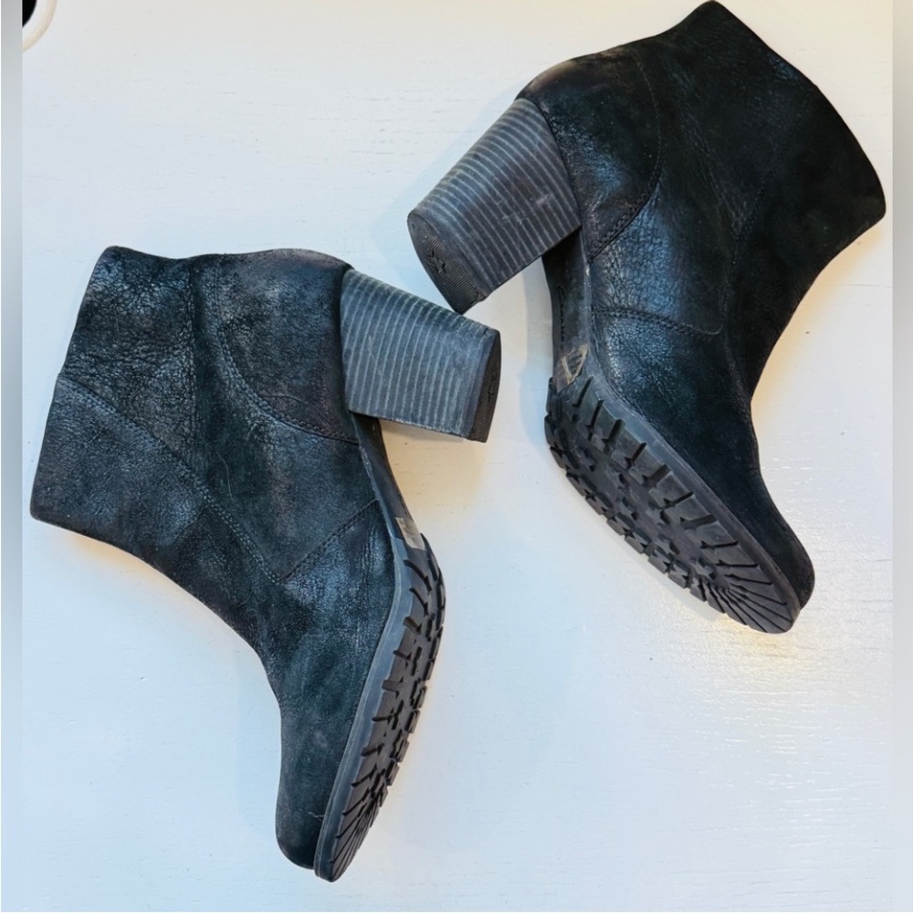 Clarks Womens Indigo Mission Alfa Black Leather Ankle Bootie 3" Heel Zipper 11 - Picture 2 of 11
